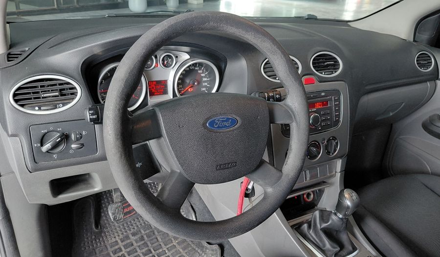 Ford Focus Ii 2.0L TREND Hatchback 2011