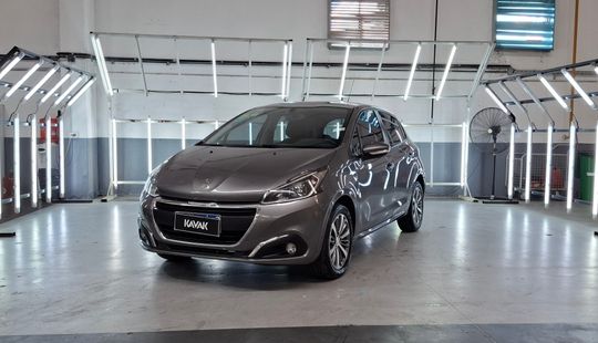 Peugeot • 208