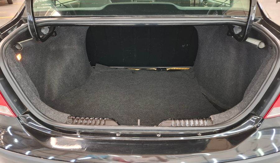 Volkswagen Voyage 1.6 COMFORTLINE MT Sedan 2010