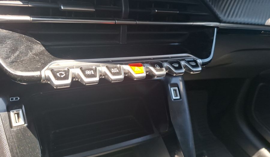 Peugeot 208 1.2 PURETECH 75 HP STYLE Hatchback 2023