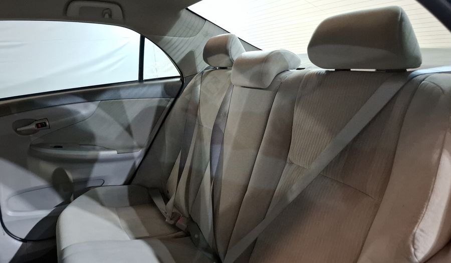 Toyota Corolla 1.8 LE MT Sedan 2010