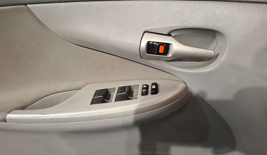 Toyota Corolla 1.8 LE MT Sedan 2010