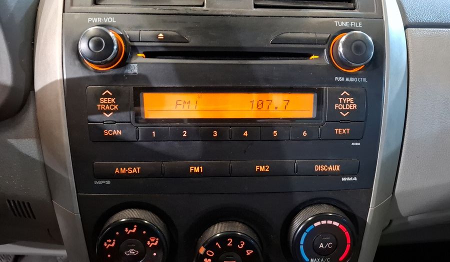 Toyota Corolla 1.8 LE MT Sedan 2010