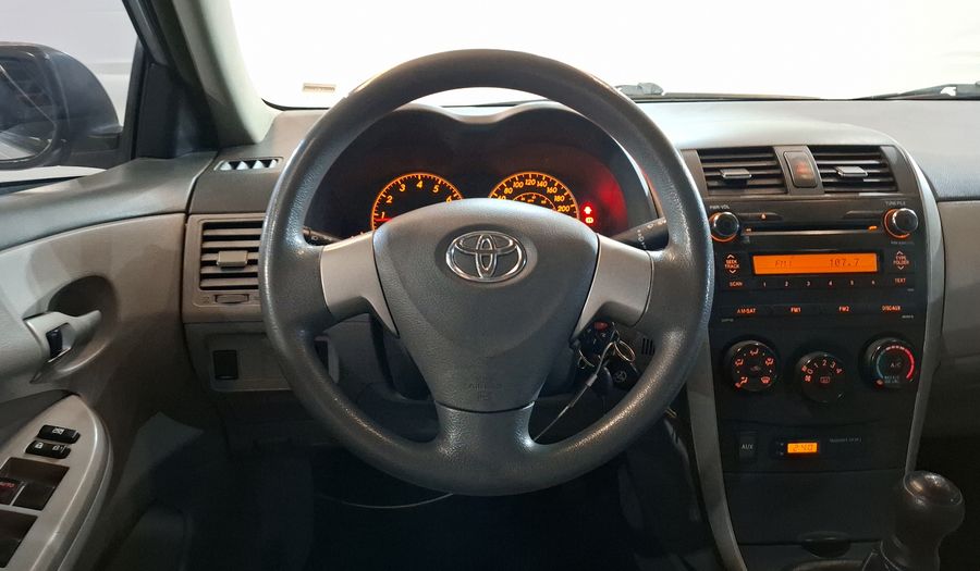 Toyota Corolla 1.8 LE MT Sedan 2010