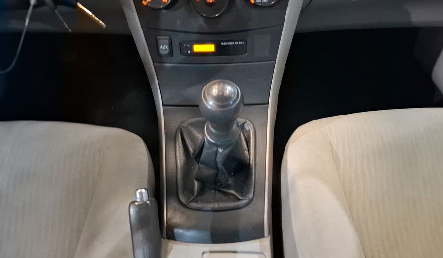 Toyota Corolla 1.8 LE MT Sedan 2010