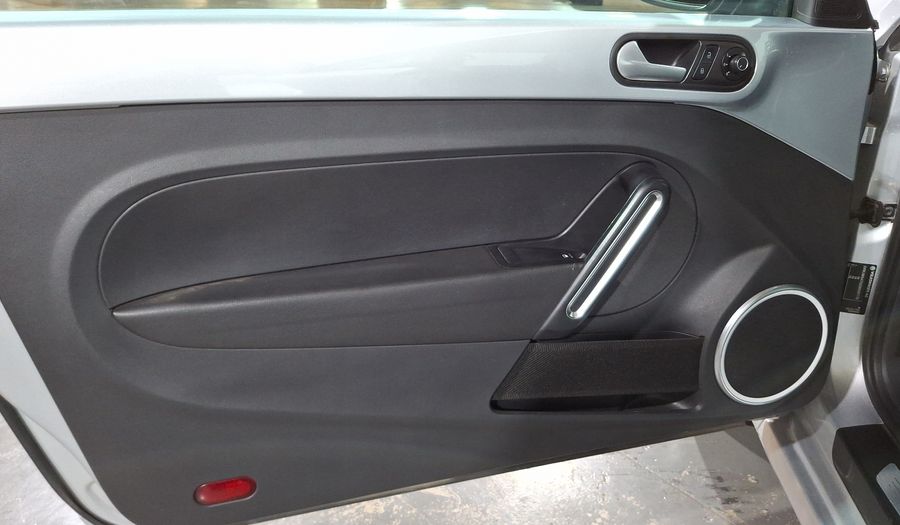 Volkswagen Beetle 2.5 SPORTLINE TIPTRONIC Hatchback 2016