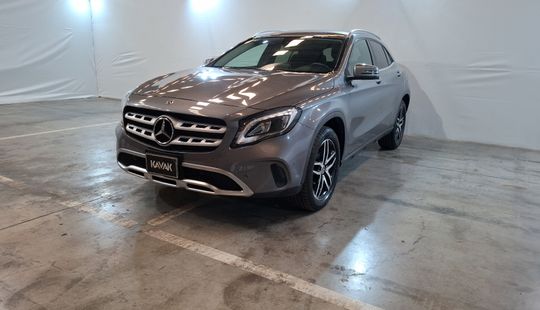 Mercedes Benz • Clase GLA