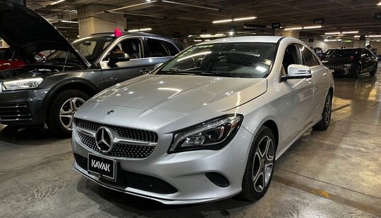 Mercedes Benz • Clase CLA