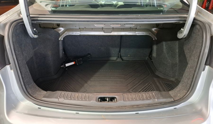 Ford Fiesta Kinetic Design 1.6 S Sedan 2015