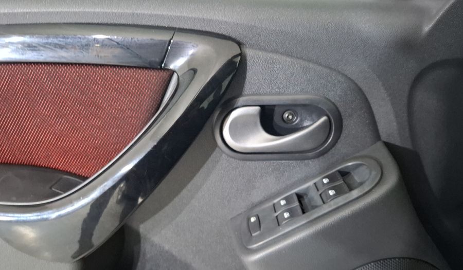 Renault Stepway 1.6 DYNAMIQUE MEDIA NAV MT Hatchback 2015