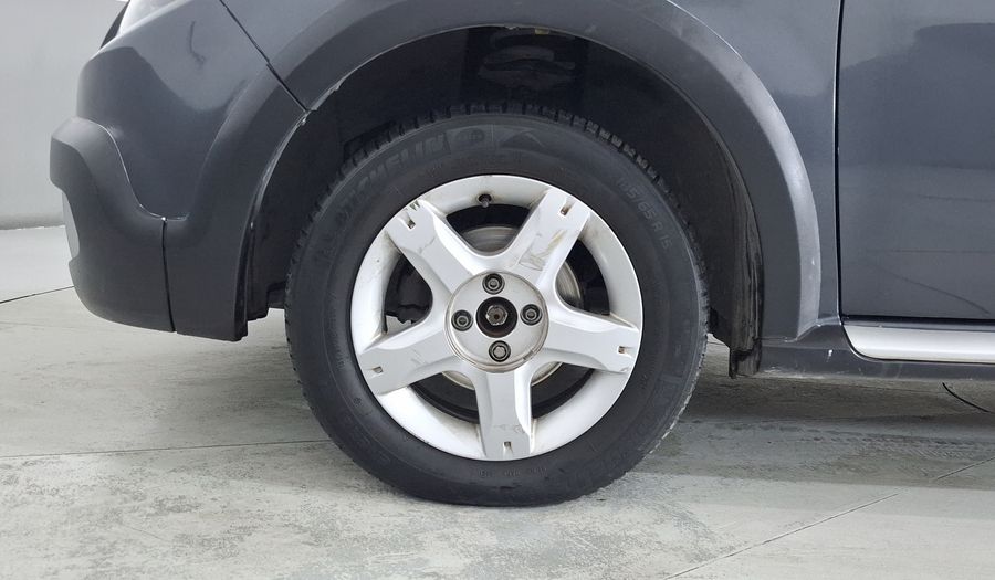 Renault Stepway 1.6 DYNAMIQUE MEDIA NAV MT Hatchback 2015