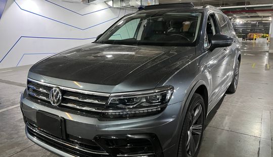 Volkswagen • Tiguan