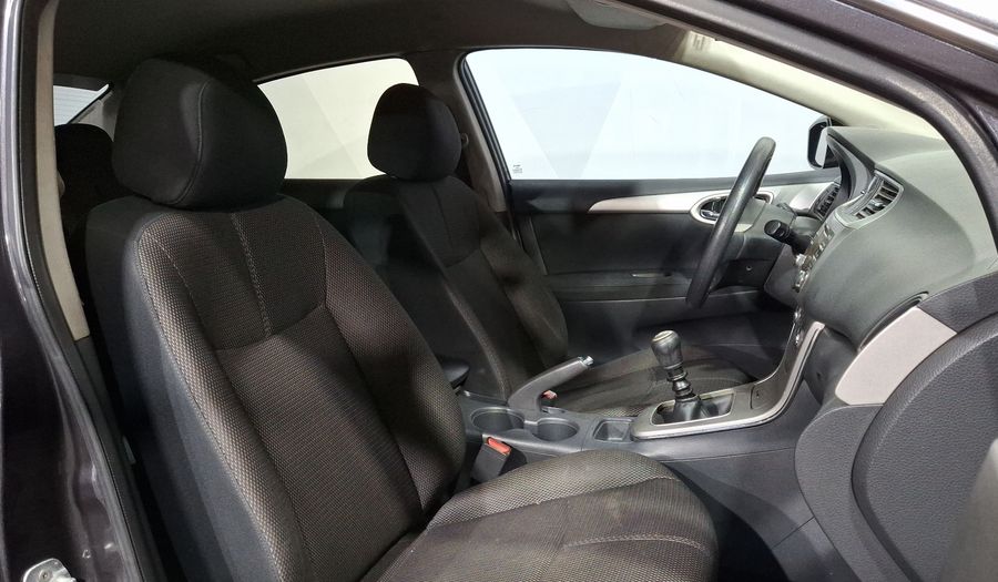 Nissan Sentra 1.8 ADVANCE MT Sedan 2015