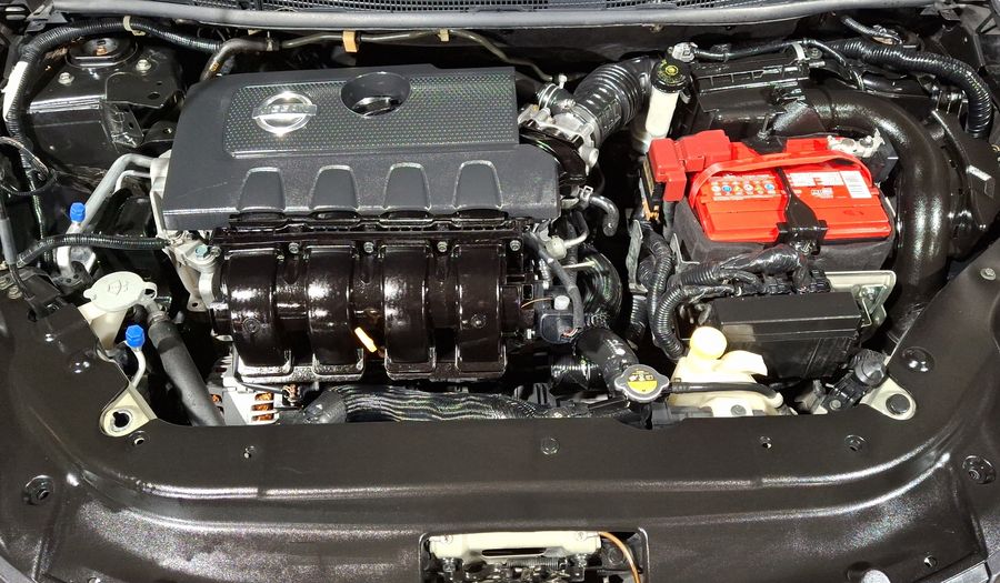 Nissan Sentra 1.8 ADVANCE MT Sedan 2015