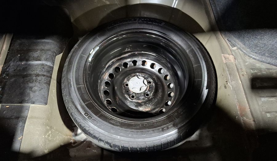 Nissan Sentra 1.8 ADVANCE MT Sedan 2015