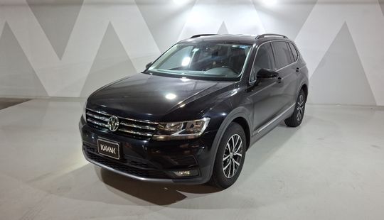 Volkswagen • Tiguan