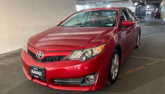 Toyota • Camry