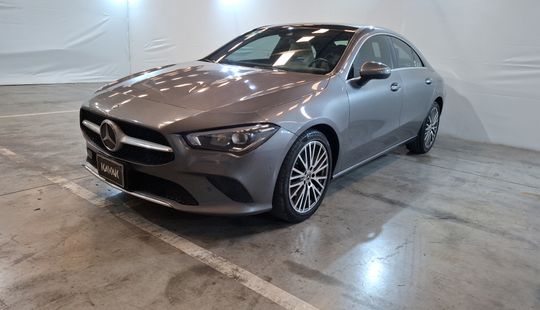 Mercedes Benz • Clase CLA