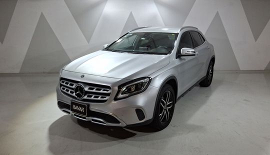 Mercedes Benz • Clase GLA
