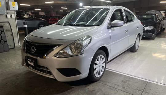 Nissan • Versa