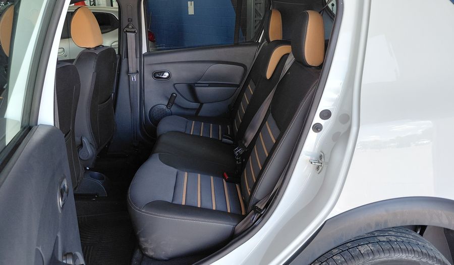 Renault Sandero Stepway 1.6 ZEN Hatchback 2022