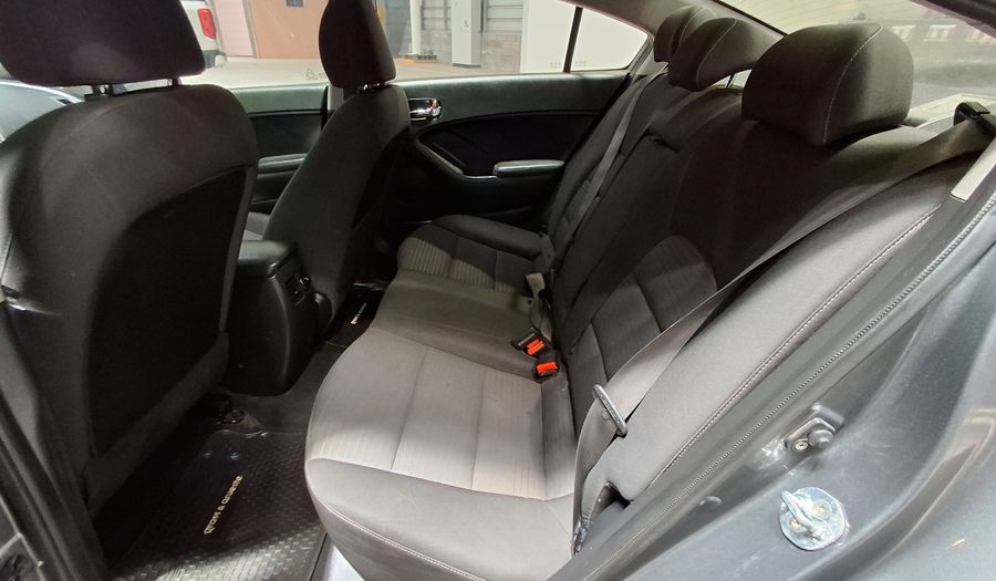 Kia Cerato 1.6 EX AC Sedan 2017