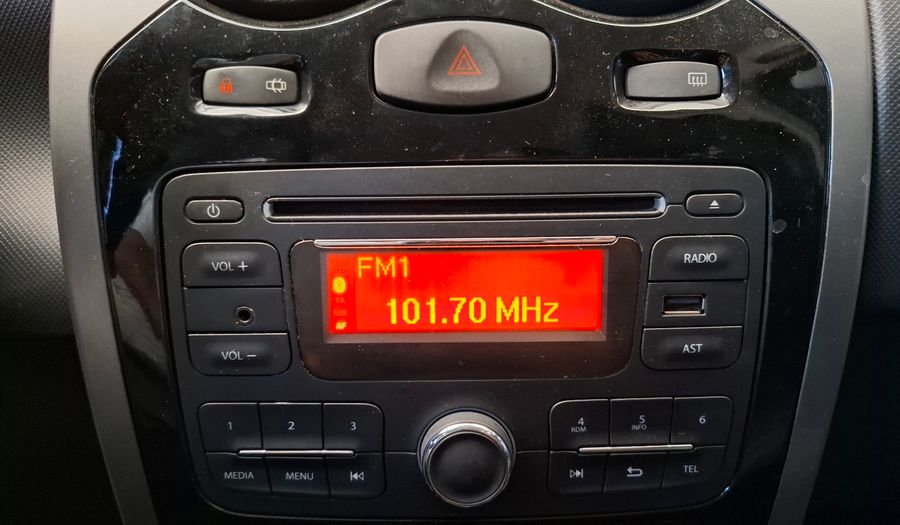 Renault Sandero 1.6 16V EXPRESSION Hatchback 2013