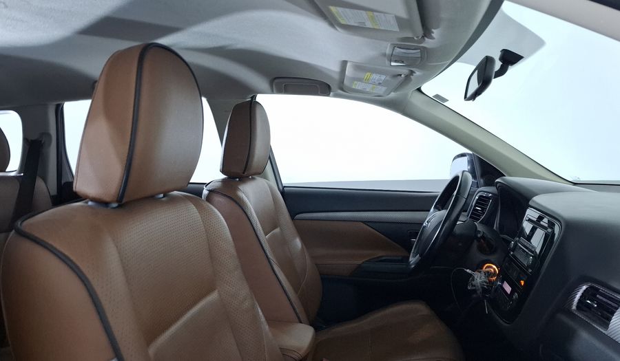 Mitsubishi Outlander 2.4 ES AT Suv 2014