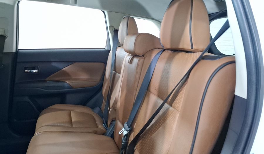 Mitsubishi Outlander 2.4 ES AT Suv 2014