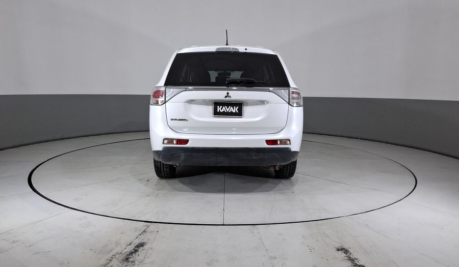 Mitsubishi Outlander 2.4 ES AT Suv 2014