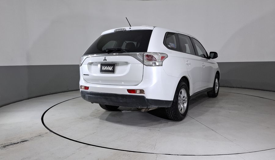 Mitsubishi Outlander 2.4 ES AT Suv 2014