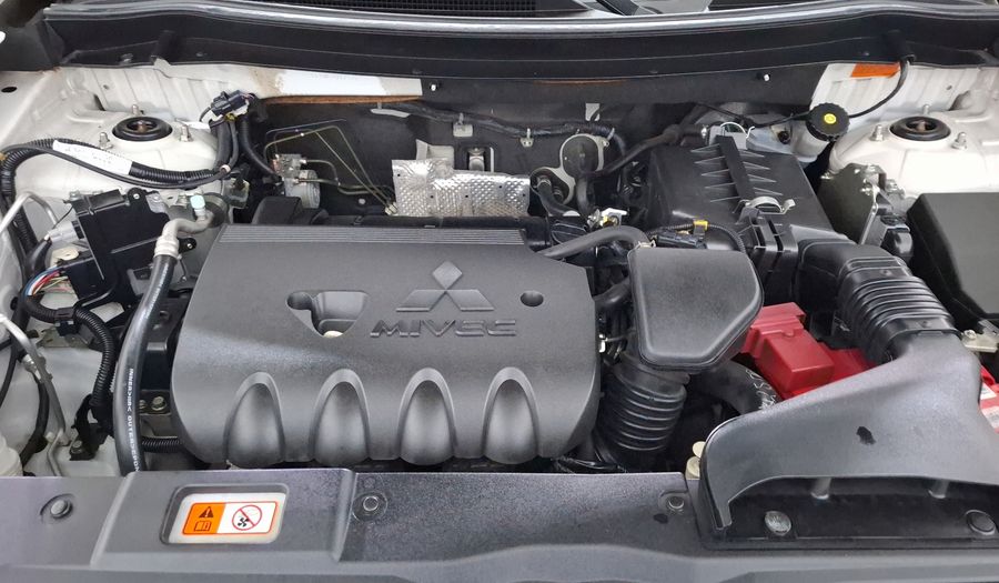 Mitsubishi Outlander 2.4 ES AT Suv 2014