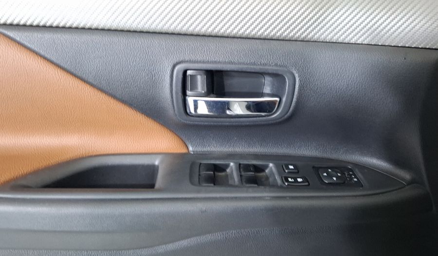 Mitsubishi Outlander 2.4 ES AT Suv 2014