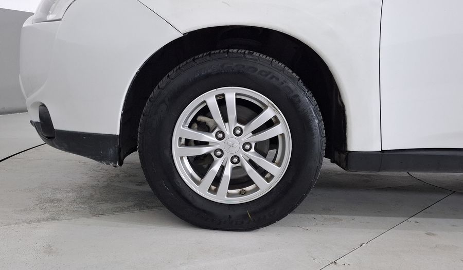 Mitsubishi Outlander 2.4 ES AT Suv 2014