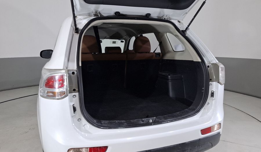 Mitsubishi Outlander 2.4 ES AT Suv 2014