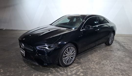 Mercedes Benz • Clase CLA