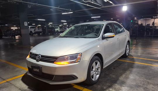 Volkswagen • Jetta