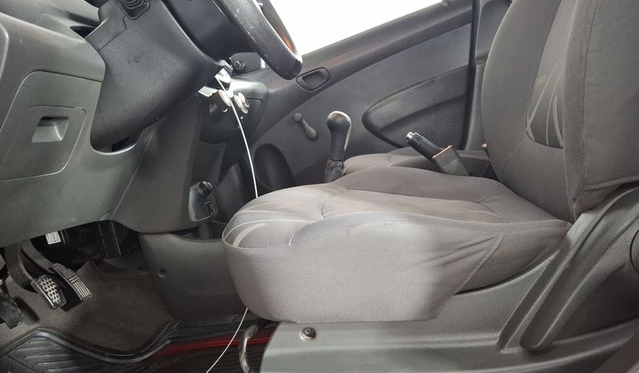 Chevrolet Spark 1.2 LT B MT Hatchback 2015