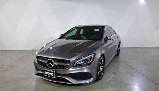 Mercedes Benz • Clase CLA