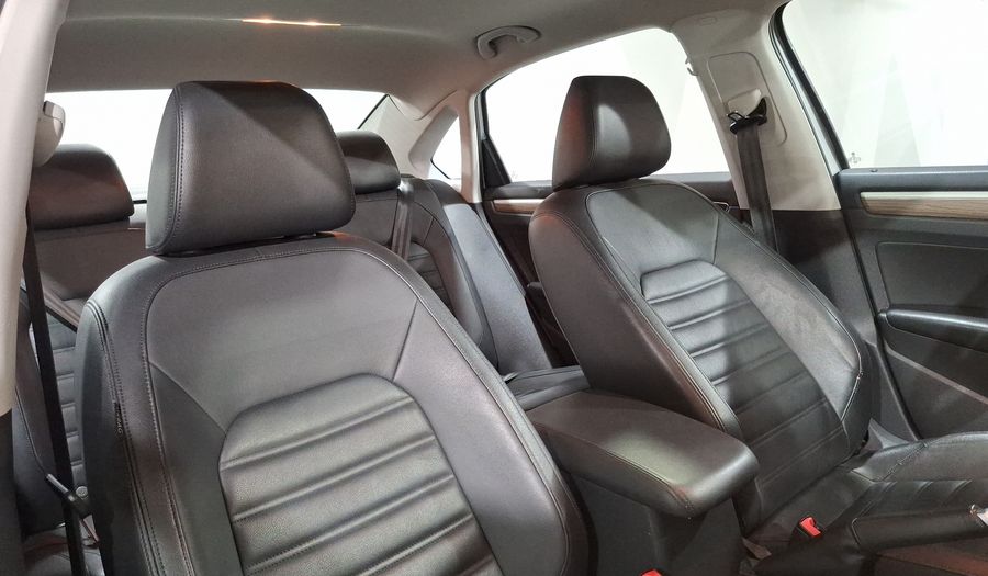 Volkswagen Passat 2.5 HIGHLINE AUTO Sedan 2018