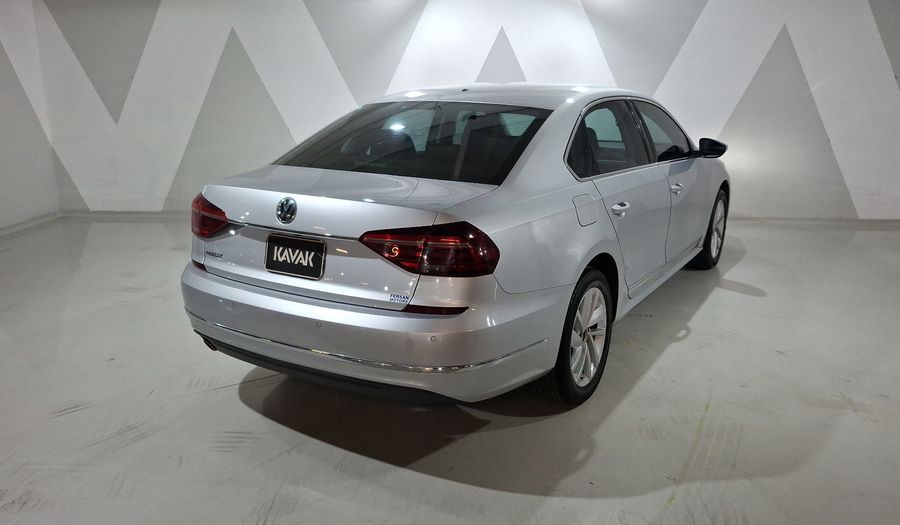 Volkswagen Passat 2.5 HIGHLINE AUTO Sedan 2018