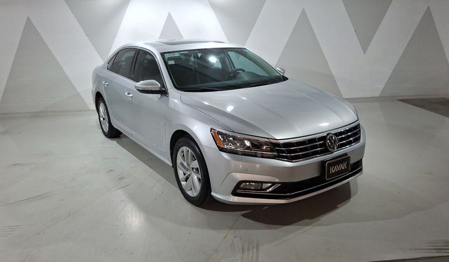 Volkswagen Passat 2.5 HIGHLINE AUTO Sedan 2018
