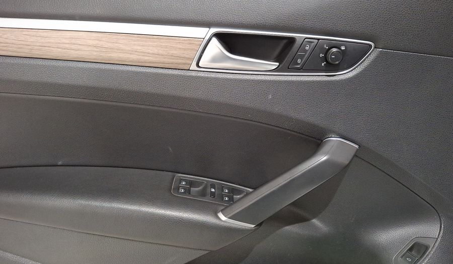 Volkswagen Passat 2.5 HIGHLINE AUTO Sedan 2018