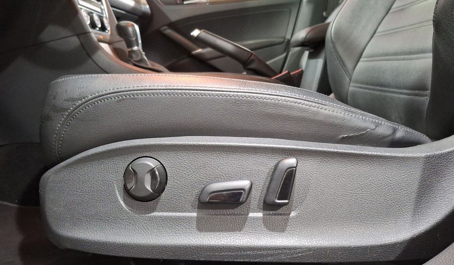 Volkswagen Passat 2.5 HIGHLINE AUTO Sedan 2018