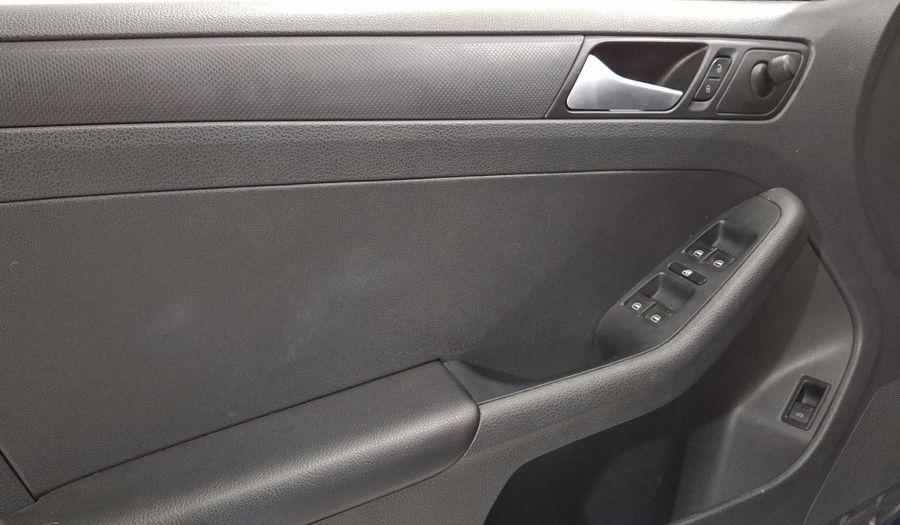 Volkswagen Jetta 2.0 TIP Sedan 2016