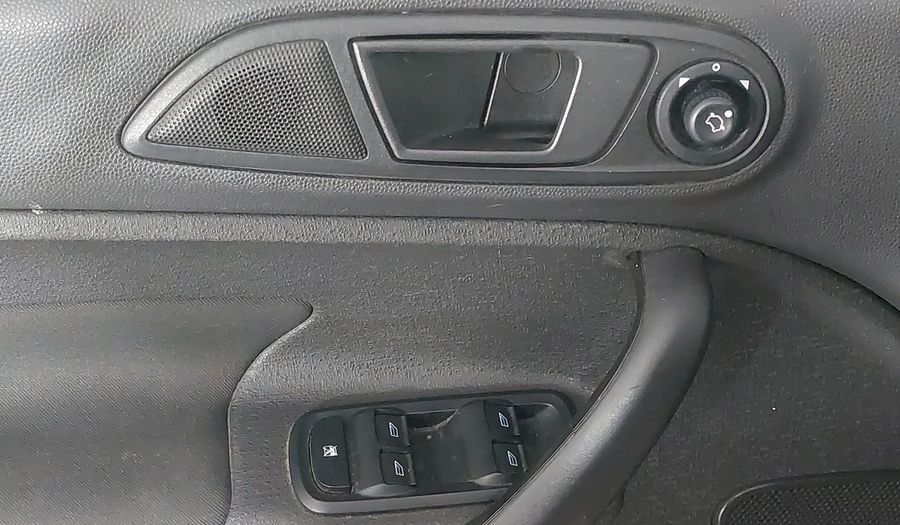 Ford Fiesta 1.6 SE MT Sedan 2017