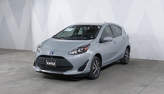 Toyota • Prius C