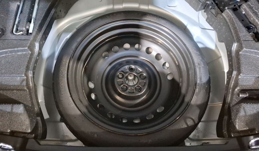 Toyota Prius 1.8 HEV BASE AUTO Hatchback 2021