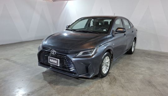 Toyota • Yaris