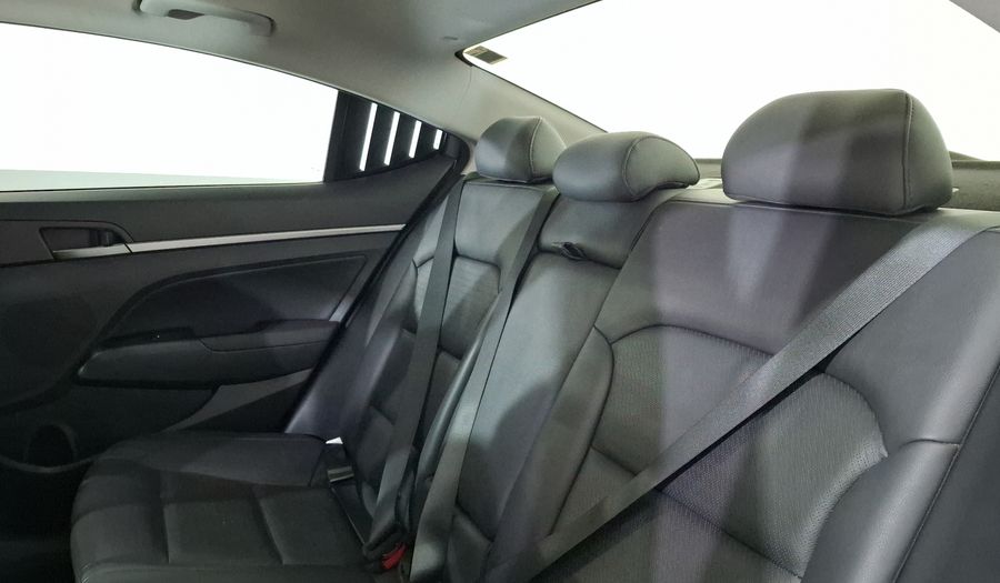 Hyundai Elantra 2.0 LIMITED TECH NAVI AT Sedan 2017